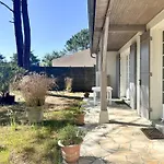 A - 8 Pers, 100m, Wifi, Animaux Admis - Fr-1-705-7 Holiday home *